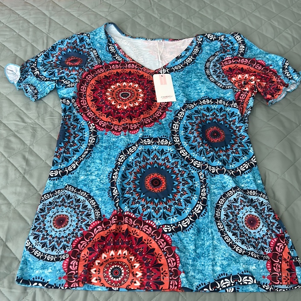 Women’s Top V-neck